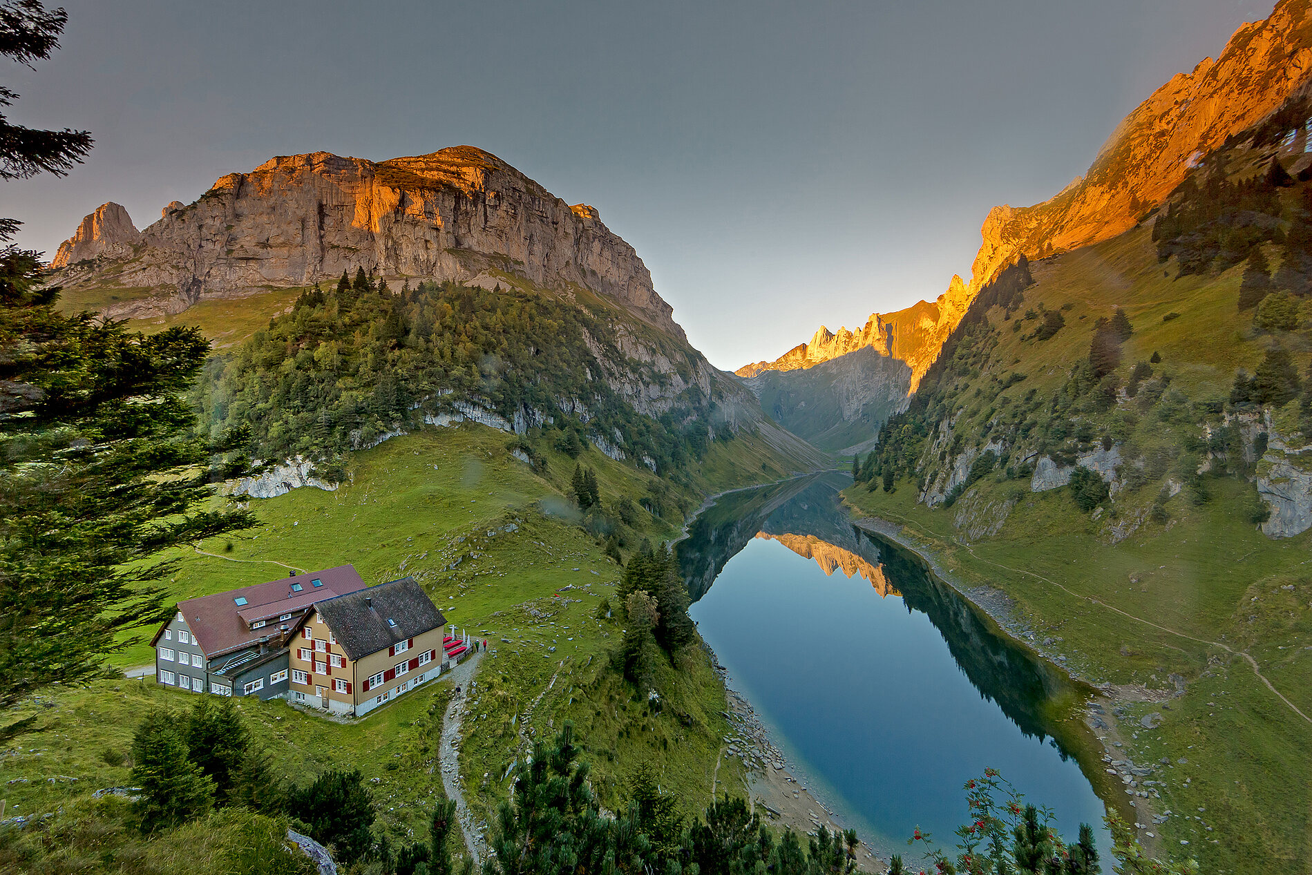 Das schweiz. Удивительное семейство Аппенцелль. Switzerland scenery рассвет. Appenzellerland. Leisure in Switzerland.
